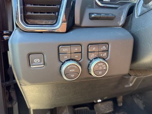 Used 2025 GMC Sierra 3500 Denali Ultimate AWD/4WD image 32