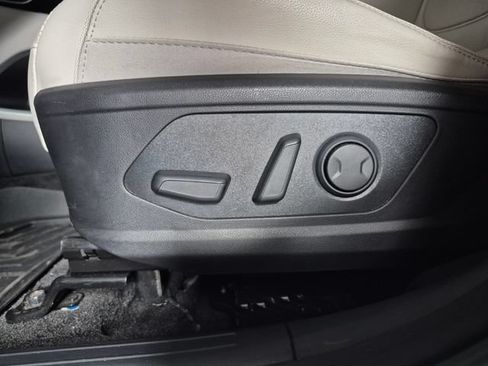 Used 2022 Hyundai Tucson Limited AWD/4WD image 16