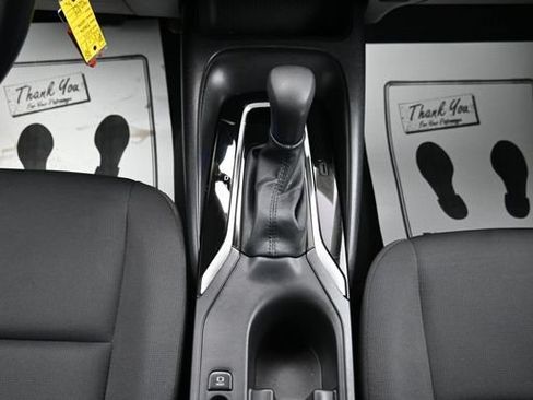 Used 2025 Toyota Corolla LE FWD image 19