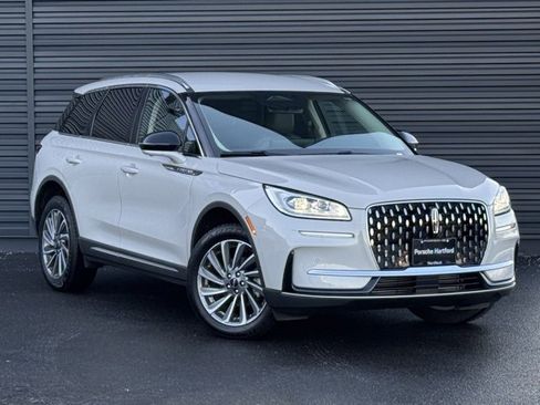 Used 2023 Lincoln Corsair Reserve w/ Equipment Group 201A image 9