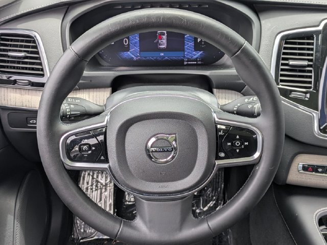 Certified 2025 Volvo XC90 T8 Ultra w/ Protection Package Premier AWD/4WD image 17