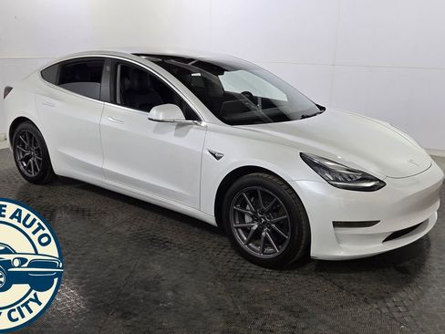 Used 2020 Tesla Model 3 Standard Range Plus RWD image 9