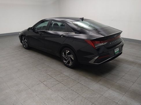 Used 2024 Hyundai Elantra Limited FWD image 3
