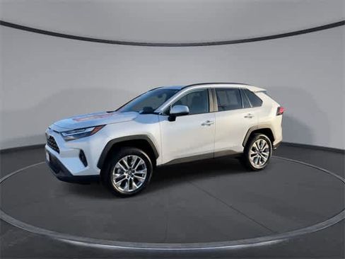 Used 2025 Toyota RAV4 XLE Premium image 4