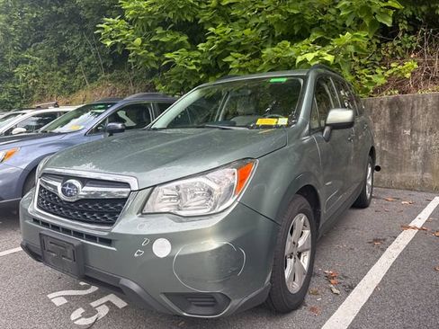 Used 2016 Subaru Forester 2.5i Premium w/ All-Weather Package AWD/4WD image 4