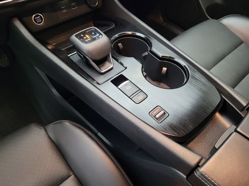 Used 2021 Nissan Rogue SV w/ Premium Package image 26