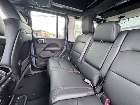 New 2026 Jeep Wrangler Unlimited Sahara AWD/4WD image 16