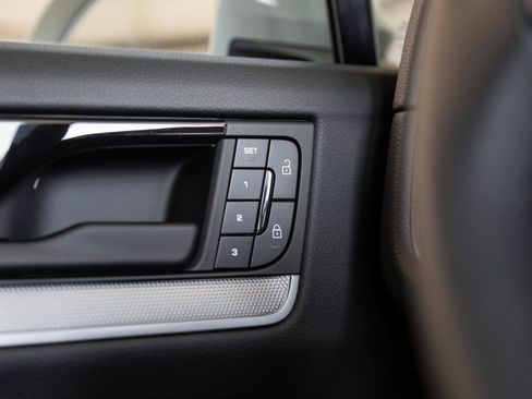 Certified 2026 Porsche Cayenne Coupe image 19