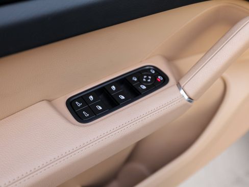 Certified 2023 Porsche Cayenne image 23