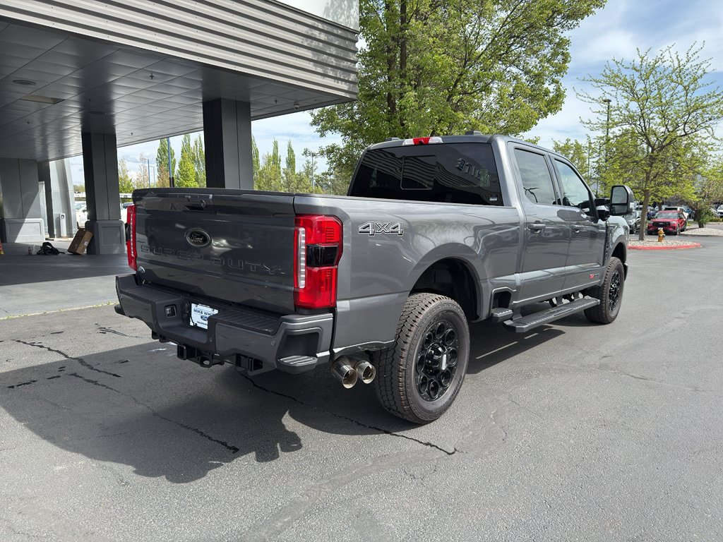 New 2026 Ford F350 Lariat w/ Black Appearance Package AWD/4WD image 4