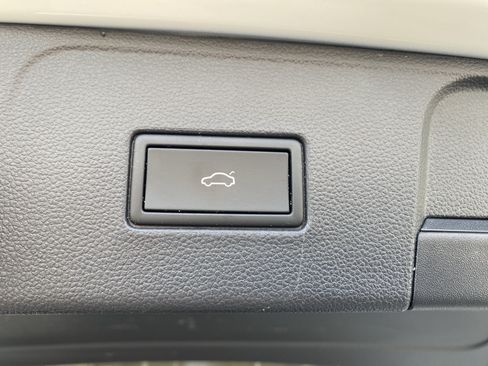 Certified 2023 Volkswagen Atlas SE w/ Panoramic Sunroof Package FWD image 16