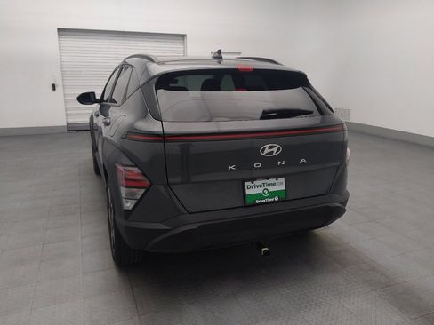 Used 2025 Hyundai Kona SEL FWD image 6