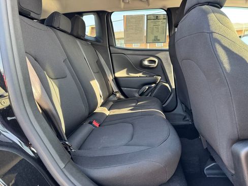 Used 2022 Jeep Renegade Sport w/ Sport Appearance Group FWD image 14