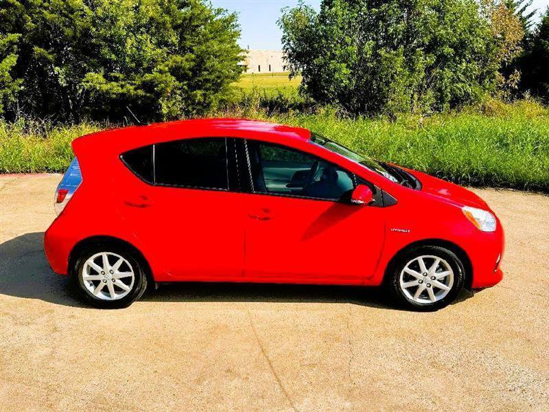 Used 2012 Toyota Prius C Three FWD image 4