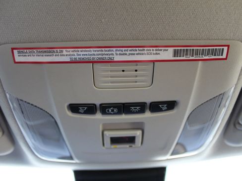 Used 2022 Toyota Corolla LE FWD image 26