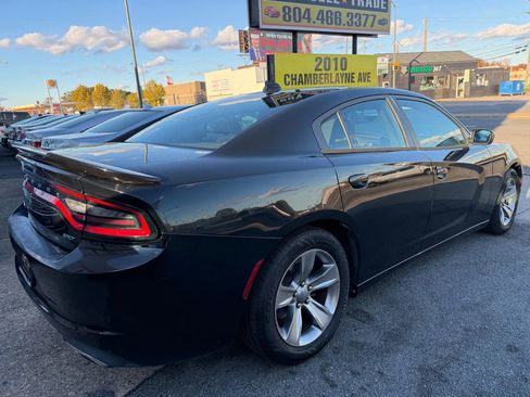 Used 2016 Dodge Charger SXT image 3