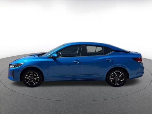 Used 2025 Nissan Sentra SV image 9