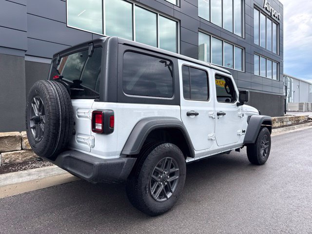 Used 2025 Jeep Wrangler Unlimited Sport AWD/4WD image 3