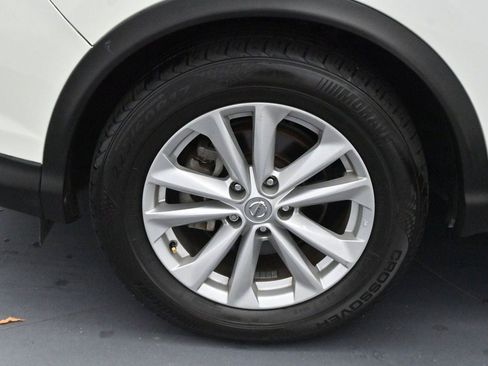 Used 2017 Nissan Rogue Sport SV FWD image 33