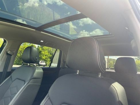 Used 2024 Volkswagen Atlas SE w/ Panoramic Sunroof Package AWD/4WD image 16