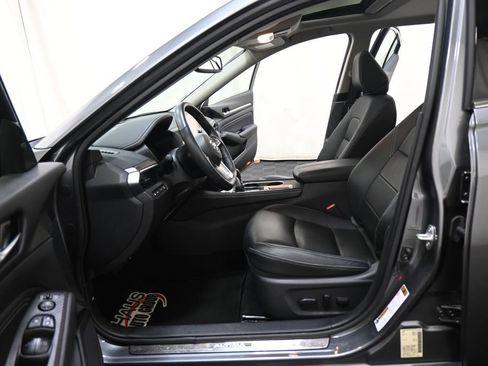 Used 2019 Nissan Altima 2.5 SL FWD image 9