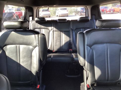 Used 2022 Jeep Wagoneer Series III w/ Flexible Seating Group image 12