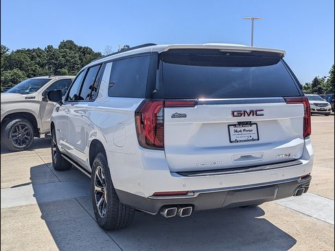 New 2026 GMC Yukon XL AT4 w/ AT4 Premium Plus Package AWD/4WD image 7