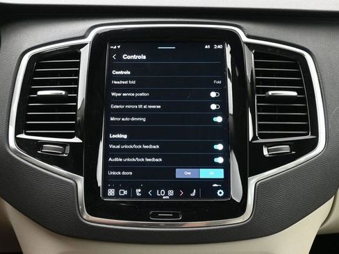 Used 2023 Volvo XC90 B6 Plus w/ Protection Package Premier AWD/4WD image 17