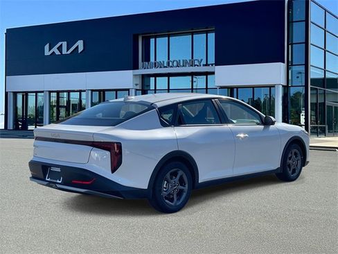 New 2025 Kia K4 LXS image 6