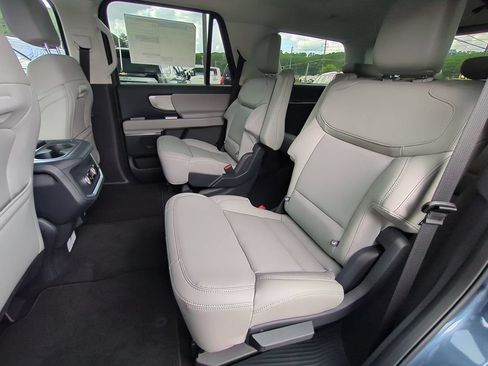 New 2027 Ford Expedition Active RWD image 12