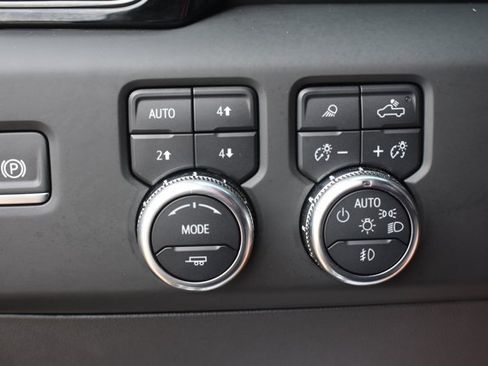 Used 2024 GMC Sierra 1500 AT4X AWD/4WD image 31