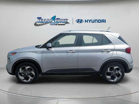 Used 2024 Hyundai Venue SEL FWD image 5