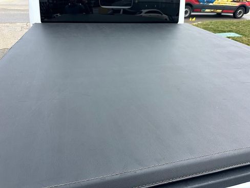 Used 2022 Jeep Gladiator Overland image 15