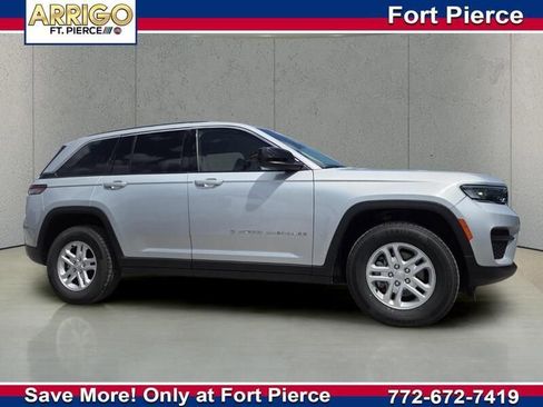 Used 2024 Jeep Grand Cherokee Laredo RWD image 31