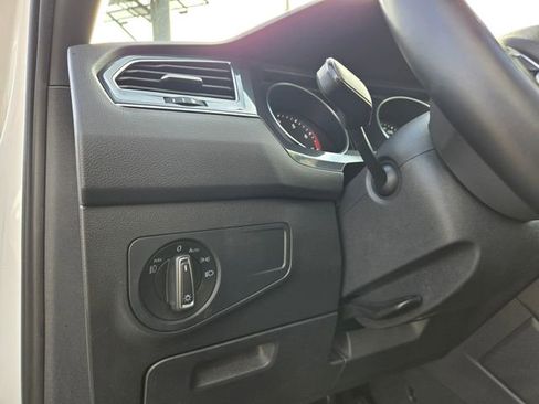 Used 2021 Volkswagen Tiguan SE R-Line image 24