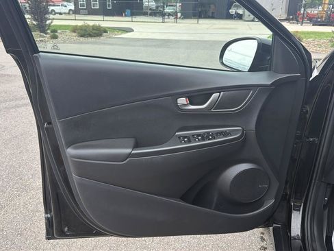 Used 2019 Hyundai Kona Limited FWD image 8