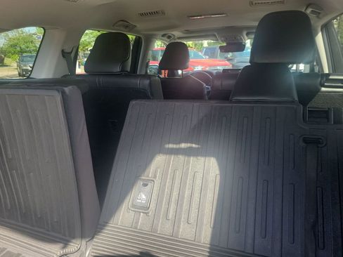 Used 2022 Toyota Highlander XLE image 32