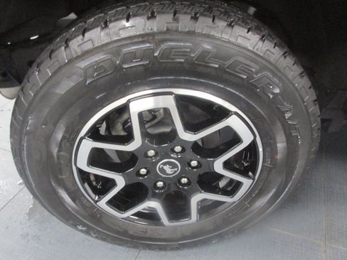 Used 2025 Ford Bronco Outer Banks AWD/4WD image 16