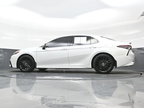 Used 2022 Toyota Camry XSE w/ Cold Weather Package FWD image 31