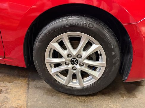 Used 2015 MAZDA MAZDA3 i Touring w/ Technology Package image 28