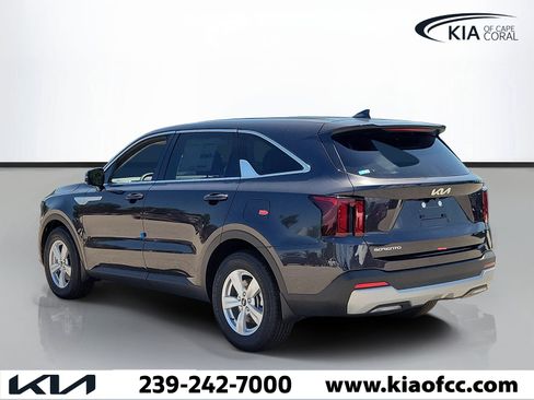 New 2026 Kia Sorento LX FWD image 4