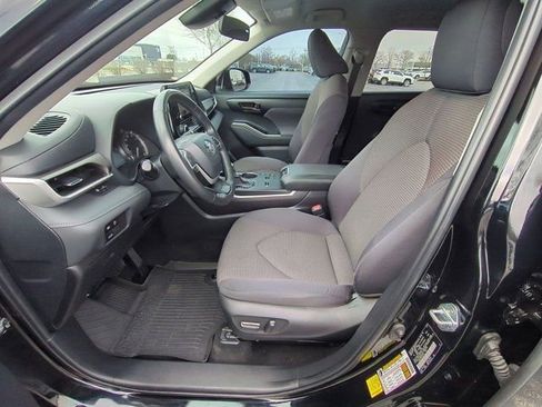 Certified 2024 Toyota Highlander LE image 8
