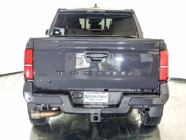 Used 2024 Toyota Tacoma SR5 AWD/4WD image 8