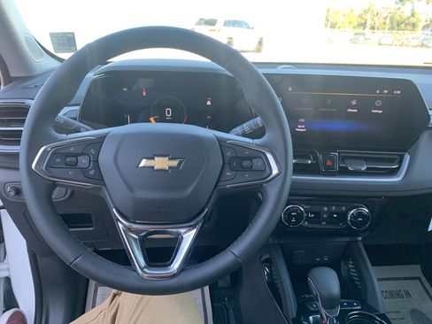 New 2025 Chevrolet TrailBlazer LT w/ Convenience Package image 17