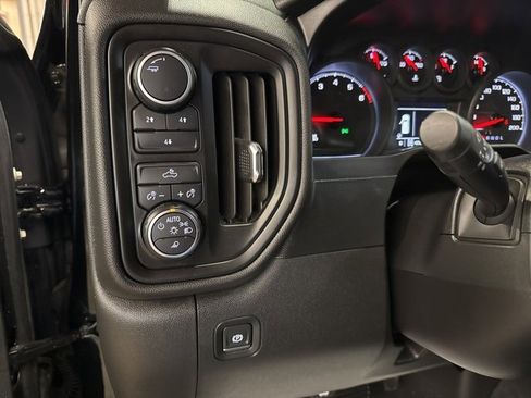Used 2020 Chevrolet Silverado 2500 Custom image 19
