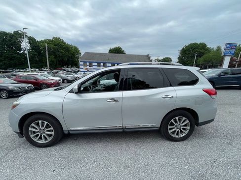 Used 2016 Nissan Pathfinder SL w/ SL Premium Package AWD/4WD image 9