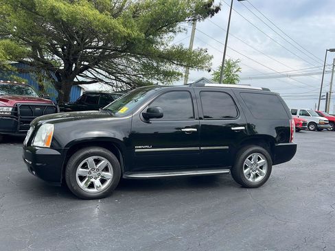 Used 2013 GMC Yukon Denali AWD/4WD image 2