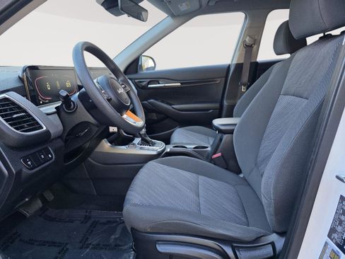 Used 2024 Kia Seltos LX image 11