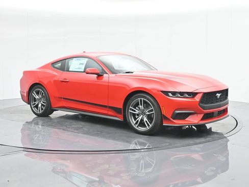 Used 2024 Ford Mustang Coupe RWD image 21