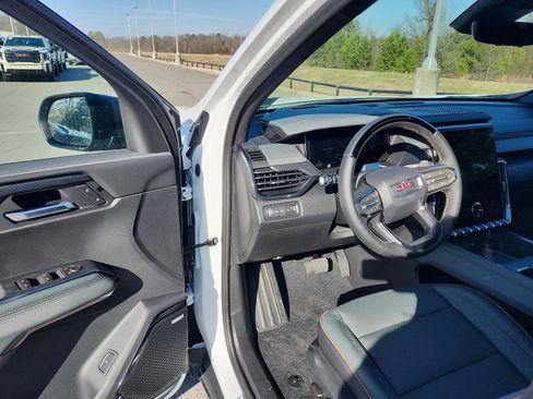 New 2026 GMC Acadia AT4 w/ Super Cruise Package image 12